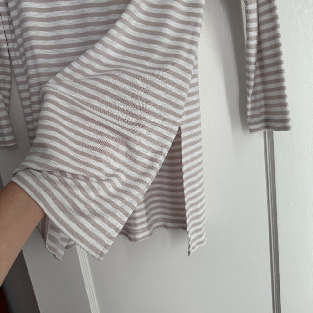 Old Navy Tunic Top | 3/4 Sleeves | Side Slits | Size Small - Picture 3 of 3